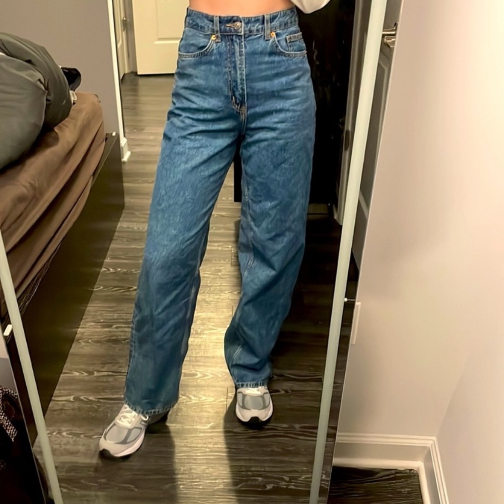 Wide leg high rise baggy jeans